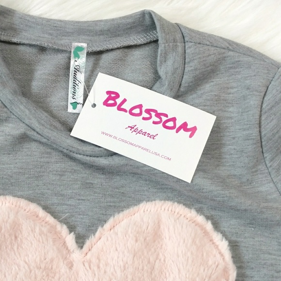 NWT boutique Heart and Tassel top - Picture 4 of 6